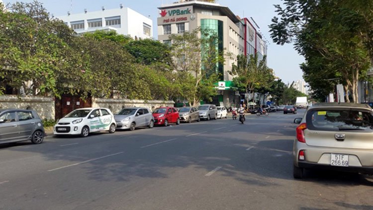 Kinh doanh ở Việt Nam thời internet: Chủ đi xe máy, ‘lính’ đi xe hơi